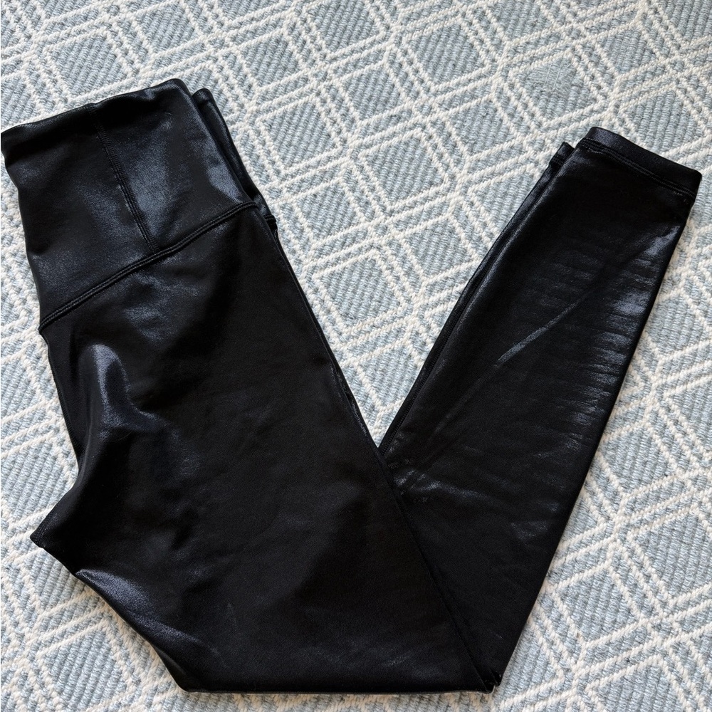 Athleta NWOT Elation Ultra High Rise Shine Legging in Black